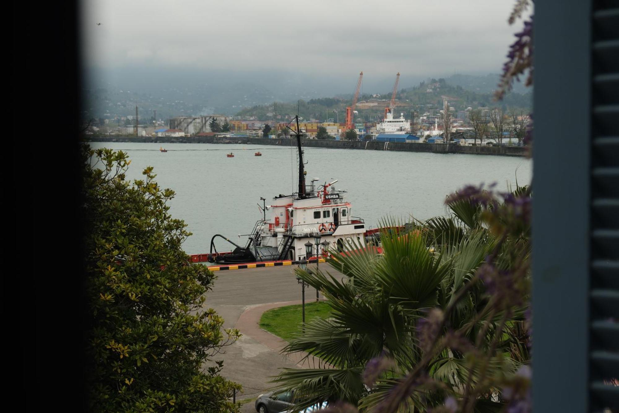 Rooms Hotel Batumi Luaran gambar